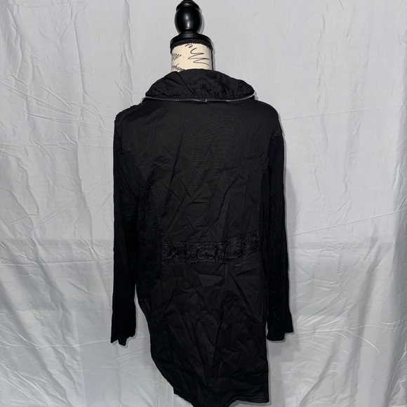 Blouse with Zipper - Picture 3 of 4